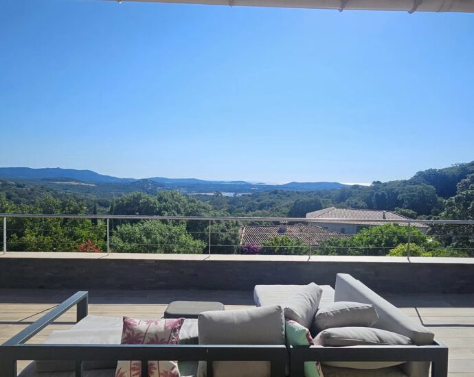 Exclusivité, Porto Vecchio, Trinité, Villa type T5, piscine, vue mer et montagnes