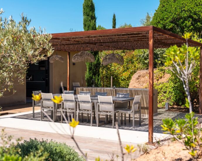 Domaine privé – Pinarello, Villa de 5 chambres, vue mer, piscine à débordement, proche plage