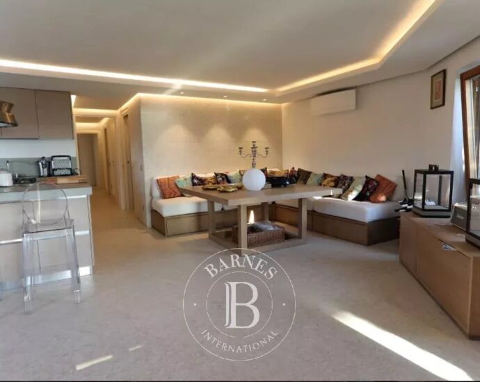 Appartement 4 chambres – Accès direct à la mer