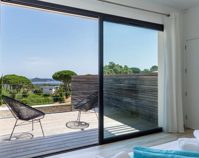 Sainte-Lucie de Porto-Vecchio, Vilatta, Villa mitoyenne, 5 chambres, piscine, vue mer, proche plage