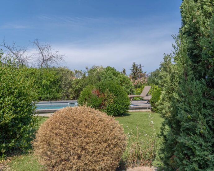 Porto-Vecchio, Precojo, 2-Bedroom Villa with Heated Pool, Near Santa Giulia Beach, with Open Views