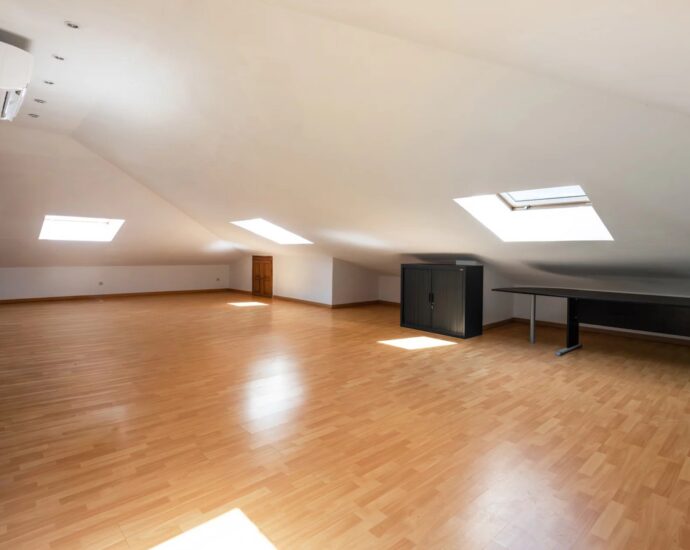 Exclusivité, Penthouse en duplex, 4 chambres, piscine, vue mer, proche plage