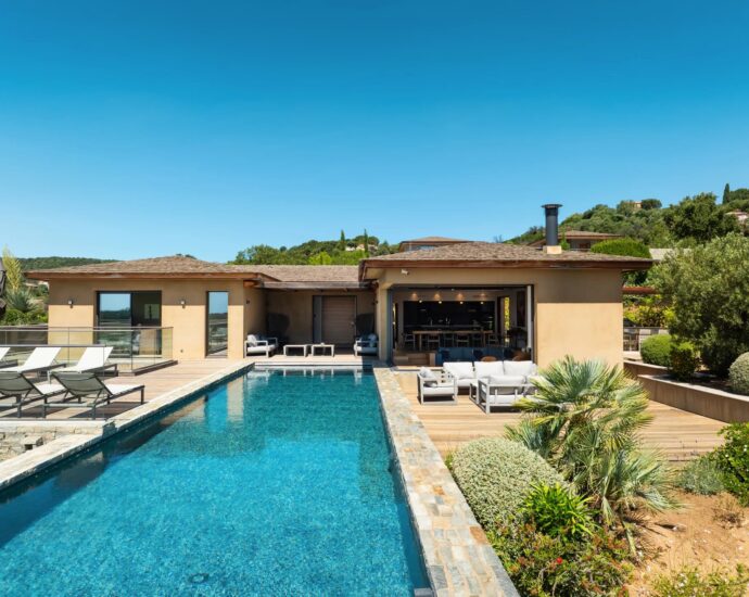 Domaine privé – Pinarello, Villa de 5 chambres, vue mer, piscine à débordement, proche plage
