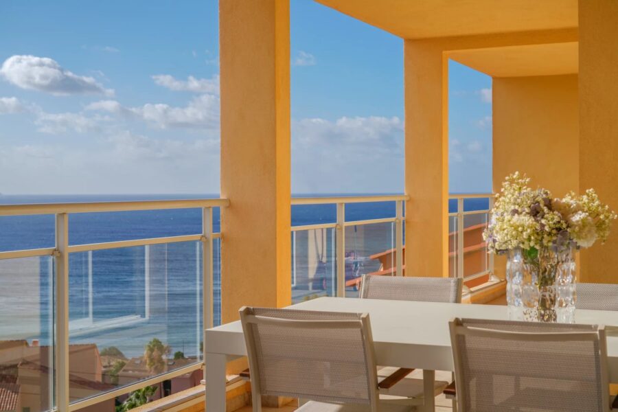 Ajaccio,  Bord de mer ,Route des Sanguinaires, Appartement vue mer panoramique, 3 chambres, terrasse, plage à pied