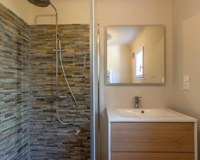 Sainte-Lucie-de-Porto-Vecchio, Villa vue mer panoramique, 5 chambres, piscine, plage à pied