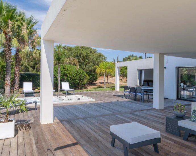 Sainte-Lucie de Porto-Vecchio, Capicciola, Architect-Designed Villa with Sea View, 4 Bedrooms, Spa, Close to the Beach