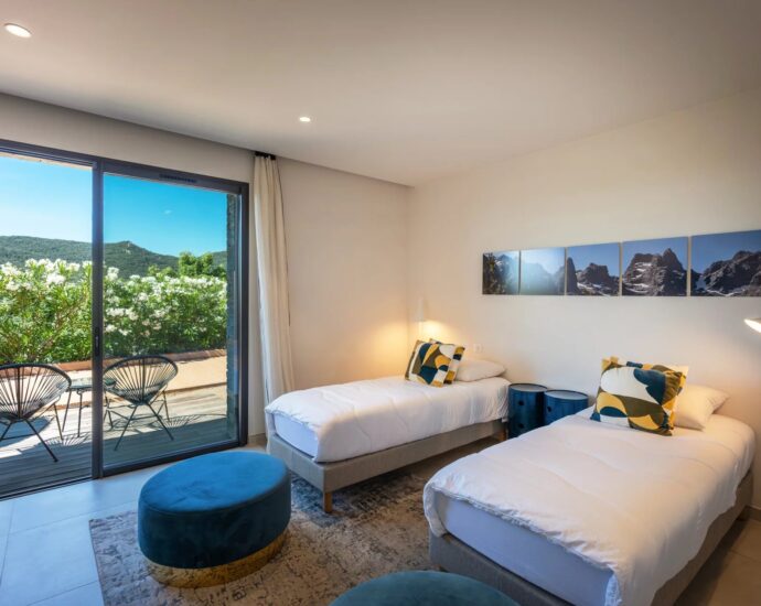 Domaine privé – Pinarello, Villa de 5 chambres, vue mer, piscine à débordement, proche plage