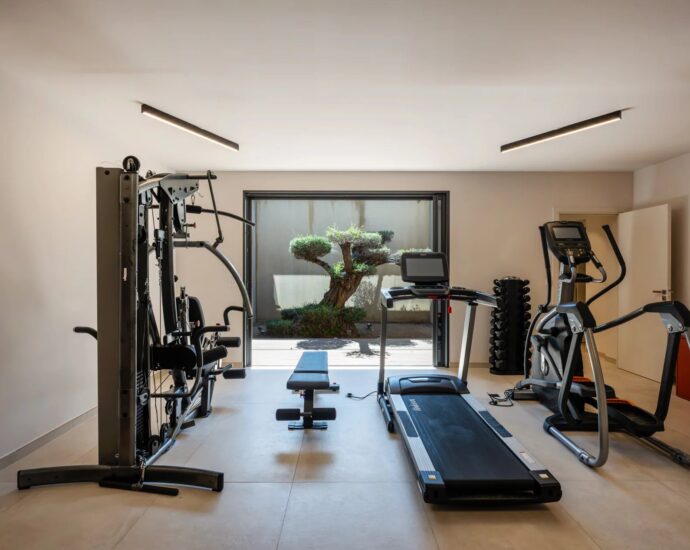 Domaine privé – Pinarello, Villa de 5 chambres, vue mer, piscine à débordement, proche plage