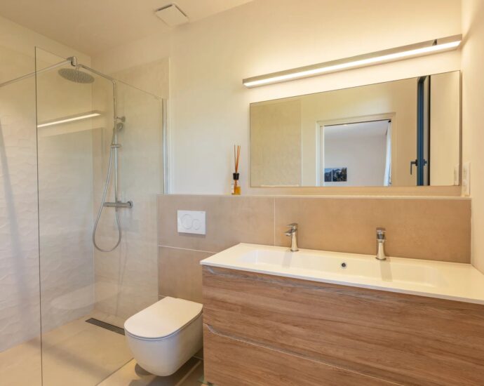 Domaine privé – Pinarello, Villa de 5 chambres, vue mer, piscine à débordement, proche plage