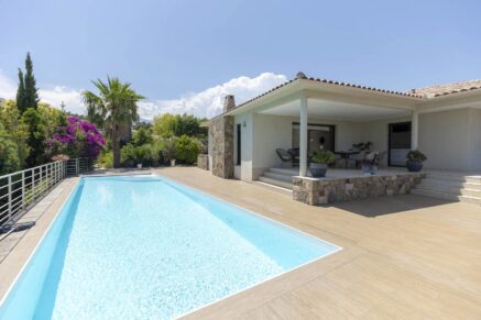 Sari-solenzara, Villa vue mer, 4 chambres, piscine chauffée, proche plage