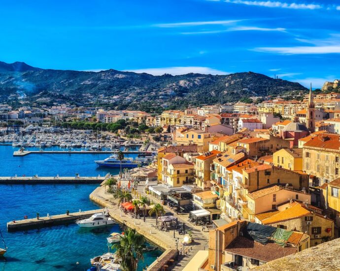 Calvi, Domaine privé, Appartements du T1 au T5, vue panoramique mer, Proche plage