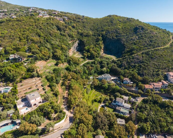 Cap Corse, Miomo, terrain constructible avec permis de construire, vue mer panoramique