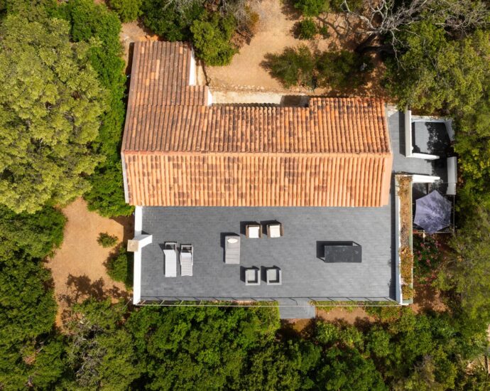 EXCEPTIONALLY RARE property – Domaine de Cala Rossa, villa nestled on the heights, panoramic views over the bays of Porto-Vecchio and Saint-Cyprien