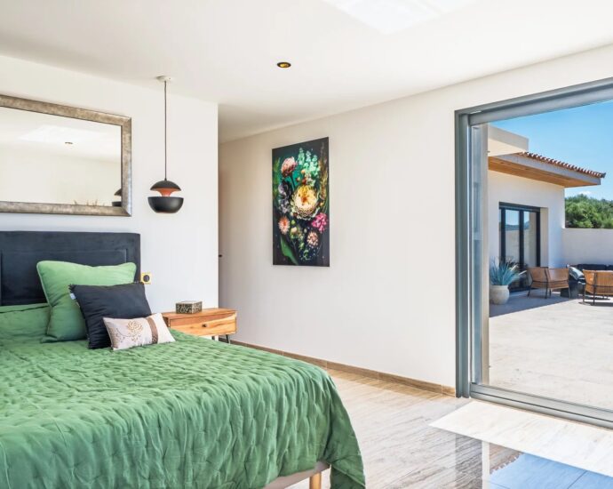 Exclusivité, Lozari, villa contemporaine vue mer, 3 chambres, piscine, plage à pied