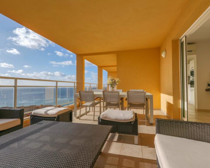Ajaccio,  Bord de mer ,Route des Sanguinaires, Appartement vue mer panoramique, 3 chambres, terrasse, plage à pied