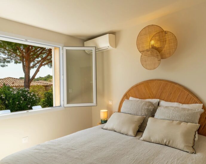 Sainte-Lucie-de-Porto-Vecchio, Villa vue mer panoramique, 5 chambres, piscine, plage à pied