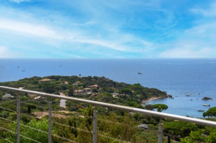 EXCEPTIONALLY RARE property – Domaine de Cala Rossa, villa nestled on the heights, panoramic views over the bays of Porto-Vecchio and Saint-Cyprien