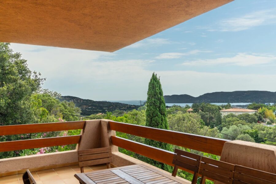 Porto-Vecchio, Villa en pierre de granite rose, vue mer, 5 chambres, appartement indépendant, piscine, proche plage