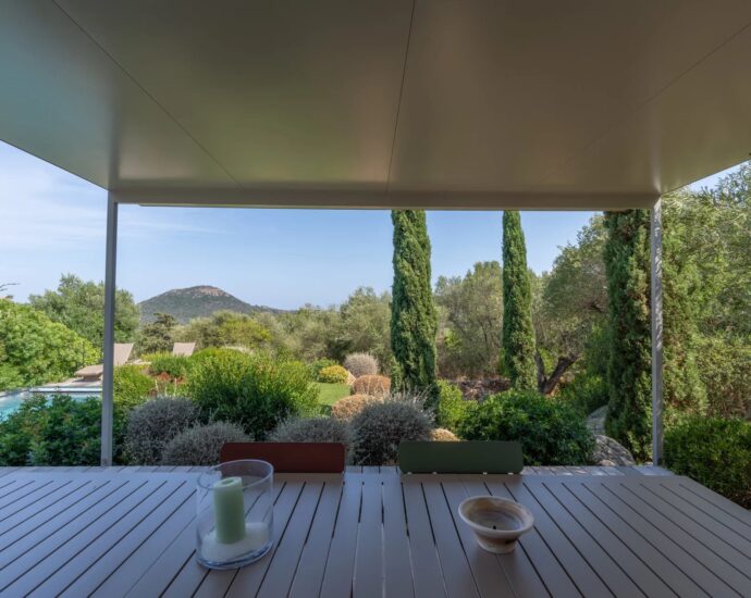 Porto-Vecchio, Precojo, 2-Bedroom Villa with Heated Pool, Near Santa Giulia Beach, with Open Views