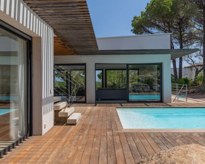 Sainte-Lucie de Porto-Vecchio, Vilatta, Villa mitoyenne, 5 chambres, piscine, vue mer, proche plage