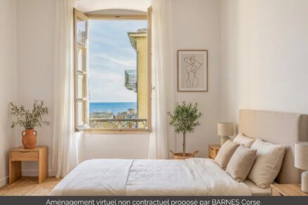 Bastia, Boulevard Paoli, 10-Room Apartment with 4 Bedrooms, Partial Sea View, Close to Beaches