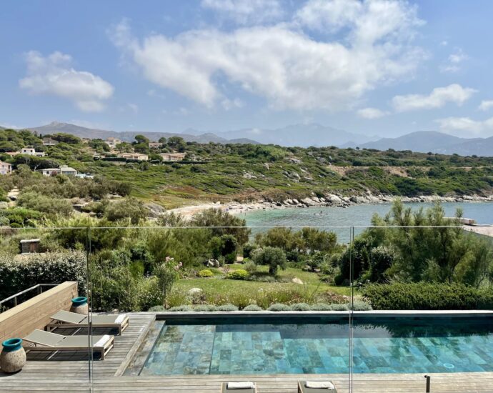 Corbara, Marine de Davia, Waterfront Villa, 4 Bedrooms, Panoramic Sea and Mountain Views, Pool