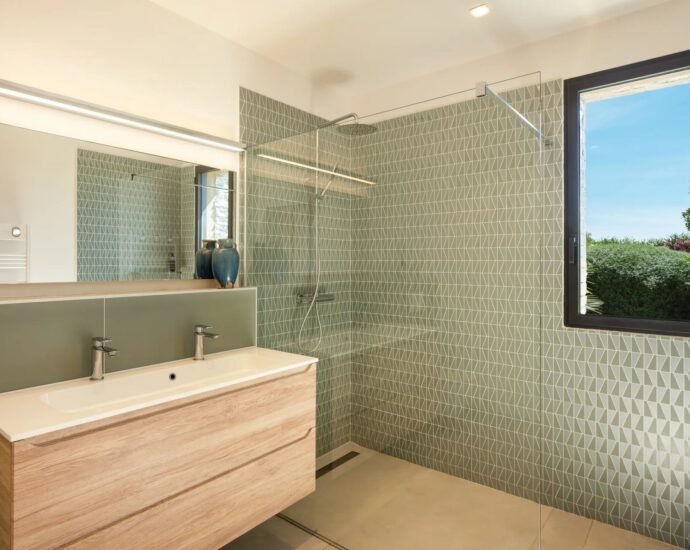 Domaine privé – Pinarello, Villa de 5 chambres, vue mer, piscine à débordement, proche plage