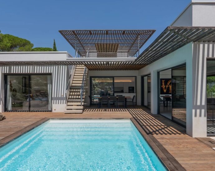 Sainte-Lucie de Porto-Vecchio, Vilatta, Villa mitoyenne, 5 chambres, piscine, vue mer, proche plage