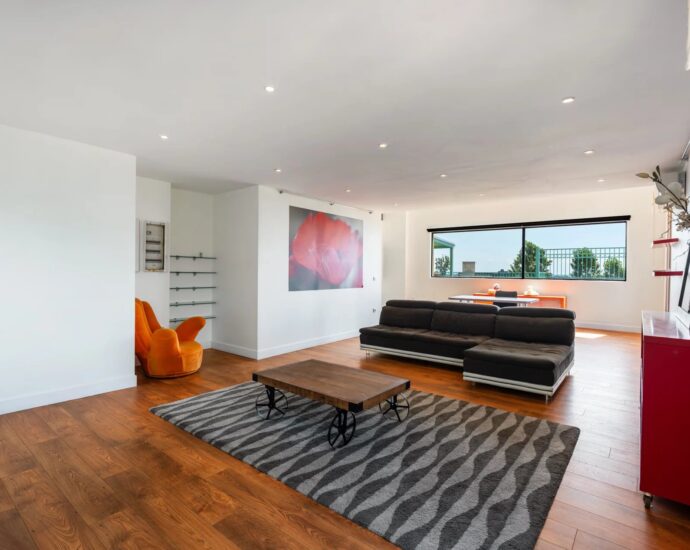Exclusivité, Penthouse en duplex, 4 chambres, piscine, vue mer, proche plage
