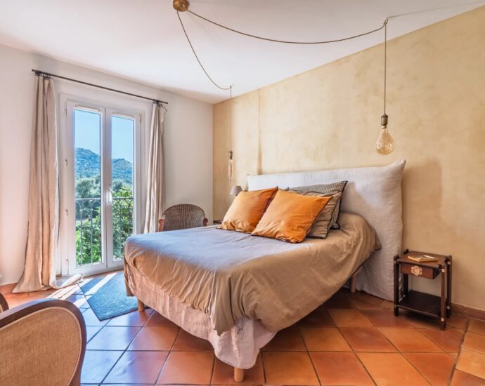 Calenzana, Villa, 5 bedrooms, mountain views, independent apartment, close to beaches