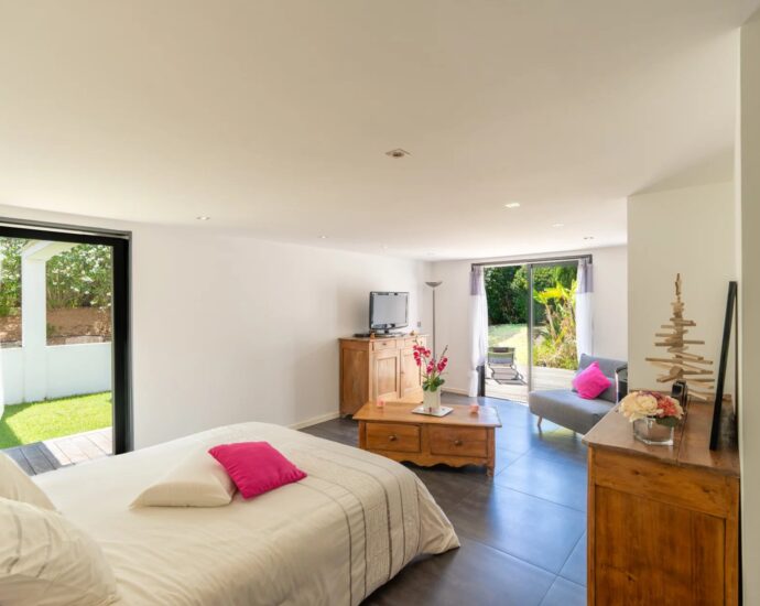 Sainte-Lucie de Porto-Vecchio, Capicciola, Architect-Designed Villa with Sea View, 4 Bedrooms, Spa, Close to the Beach
