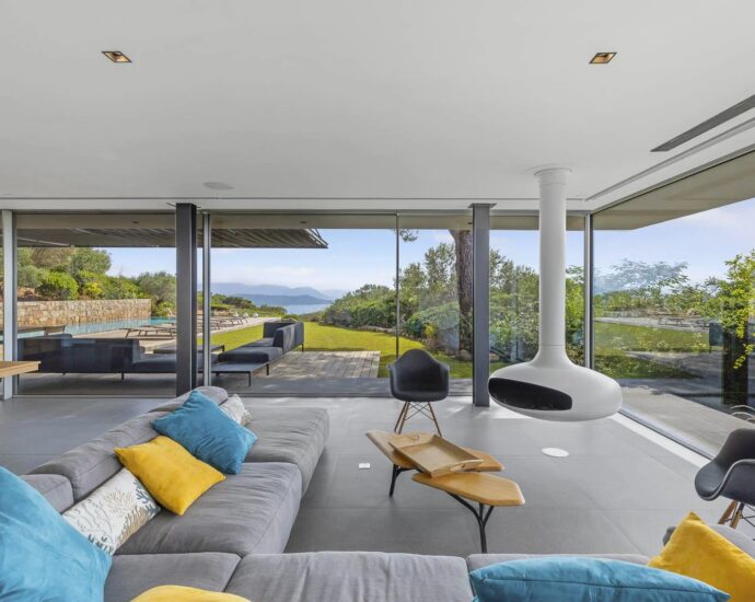 Porto-Vecchio, Arasu, Villa 6 chambres, vue mer, piscine, proche plage de Saint-Cyprien