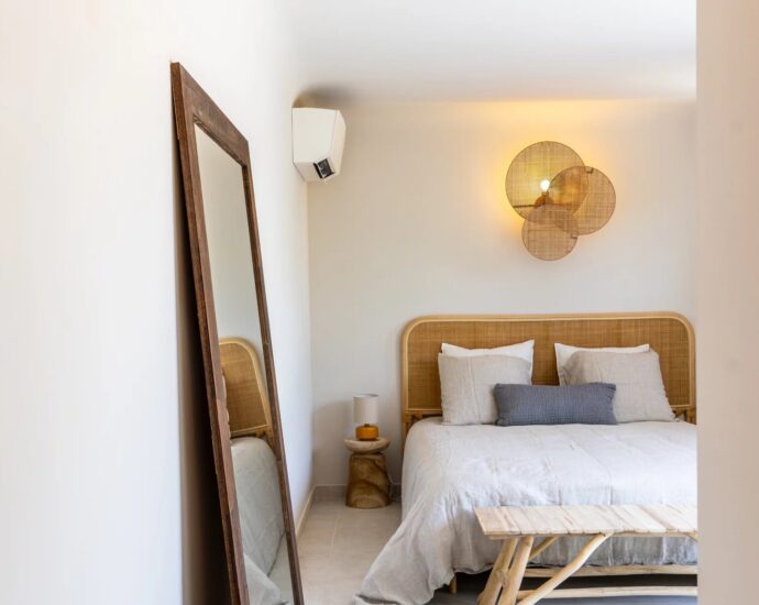Sainte-Lucie-de-Porto-Vecchio, Villa vue mer panoramique, 5 chambres, piscine, plage à pied