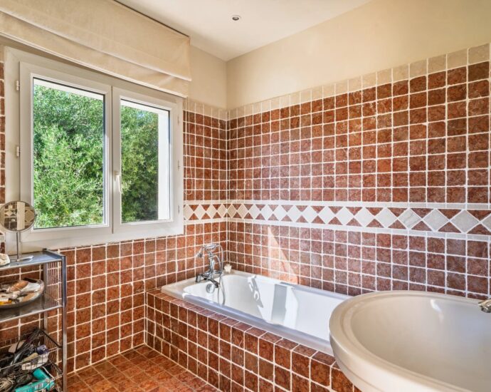 Calenzana, Villa, 5 bedrooms, mountain views, independent apartment, close to beaches