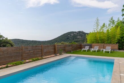 Porto-Vecchio, Villa en pierre de granite rose, vue mer, 5 chambres, appartement indépendant, piscine, proche plage