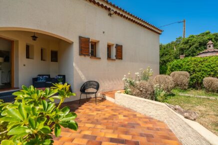Saint-Florent, 5 bedroom villa, close to the beach and town center