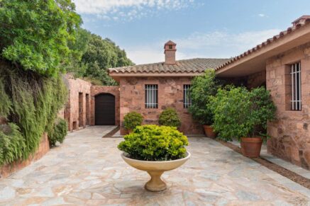 Porto-Vecchio, Villa en pierre de granite rose, vue mer, 5 chambres, appartement indépendant, piscine, proche plage