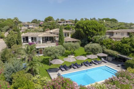 Private Estate of Punta d’Arasu, Sea-View Villa, 7 Bedrooms, Swimming Pool, Walking Distance to Beach