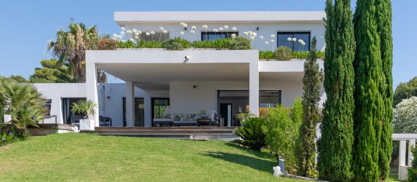 Sainte-Lucie de Porto-Vecchio, Capicciola, Villa d&rsquo;architecte avec vue mer, 4 chambres, spa, proche plage
