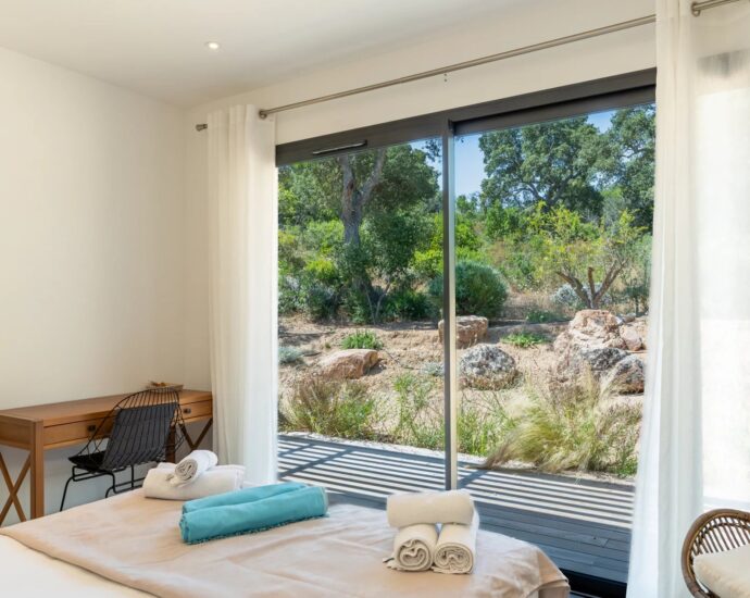Sainte-Lucie de Porto-Vecchio, Vilatta, Villa mitoyenne, 5 chambres, piscine, vue mer, proche plage