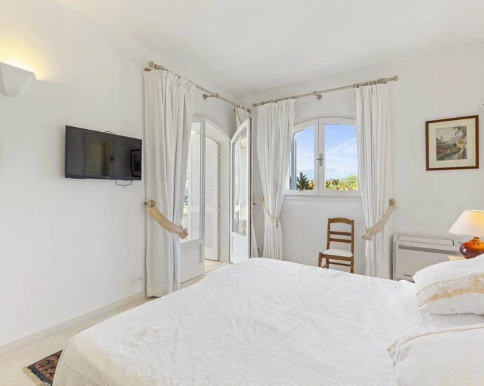 Cala Rossa, Benedettu, Panoramic Sea View Villa, 6 Bedrooms, Pool, Walking Distance to the Beach