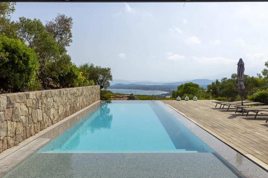 Porto-Vecchio, Arasu, Villa 6 chambres, vue mer, piscine, proche plage de Saint-Cyprien