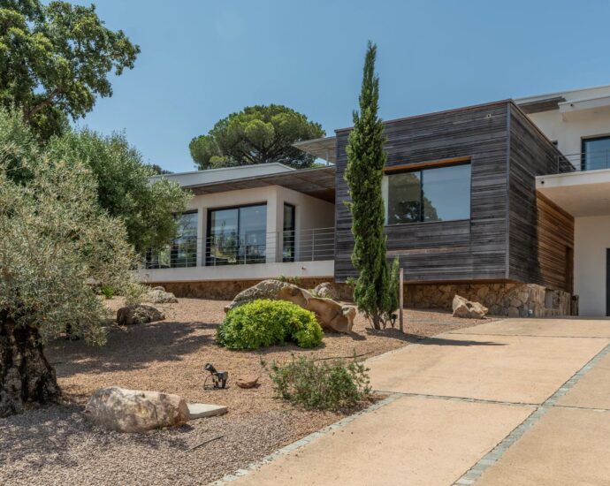 Capicciola – Ensemble de 2 magnifiques villas T6,  Piscine, vue mer, proche plage