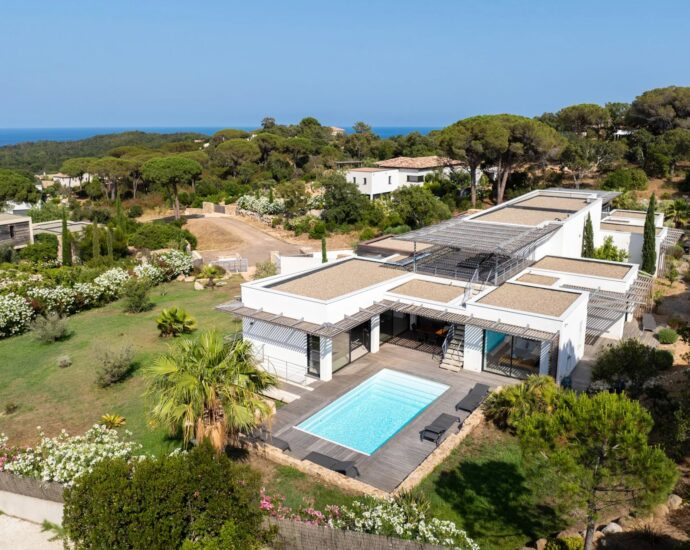 Capicciola – Ensemble de 2 magnifiques villas T6,  Piscine, vue mer, proche plage