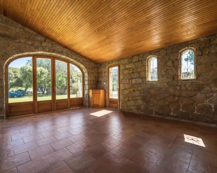 Nord d&rsquo;Ajaccio, Tiuccia, villa, 5 chambres, piscine, vue mer panoramique, plage à pied
