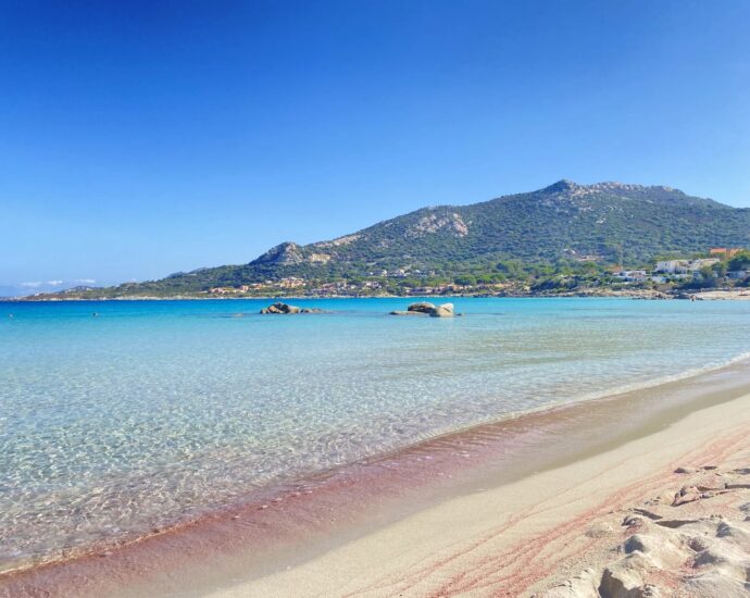Lumio, Marine de Sant&rsquo; Ambroggio, villa 3 chambres, vue mer, plage et commerces à pieds