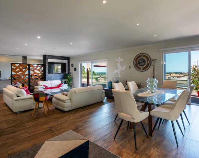 Biguglia, Villa d&rsquo;architecte, 6 chambres, annexe indépendante, vue mer, proche plage