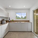 Lecci-, Villa 4 chambres, de plain-pied, avec piscine, proche plage