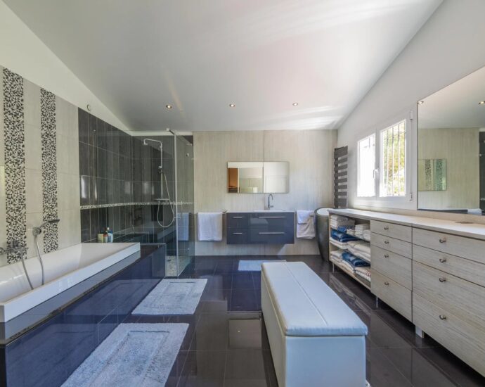 Lumio, 6 bedroom villa, panoramic sea view, infinity pool, near beach