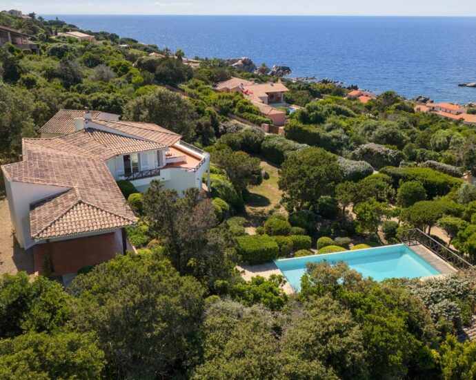 Coti-Chiavari, Villa 6 chambres, piscine, vue mer, plage à pied